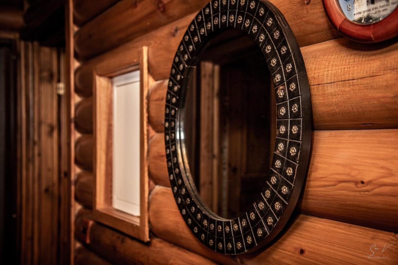 *2 Bdr Log House /Mountains/Queen Bed/Fireplace Gourri Екстериор снимка