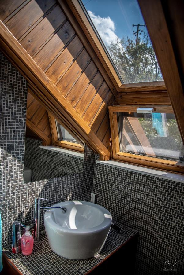 *2 Bdr Log House /Mountains/Queen Bed/Fireplace Gourri Екстериор снимка