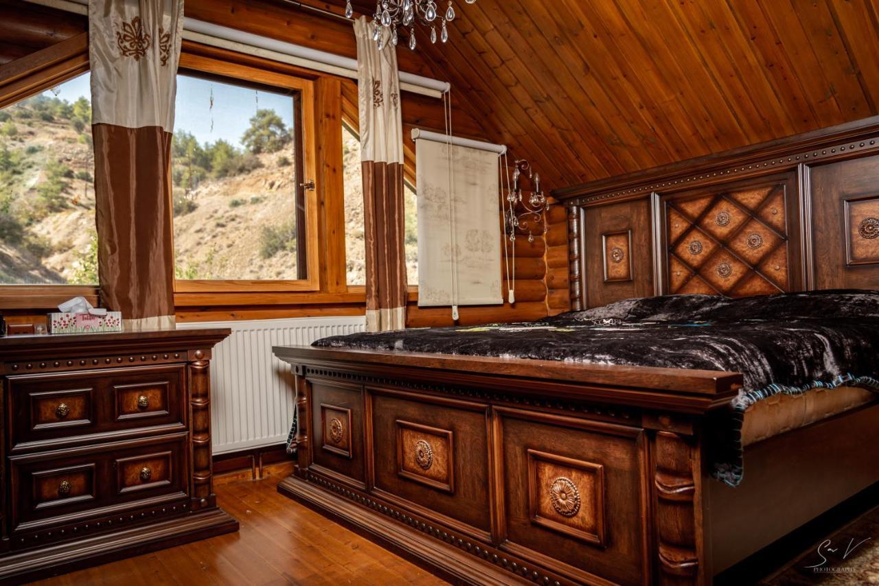 *2 Bdr Log House /Mountains/Queen Bed/Fireplace Gourri Екстериор снимка