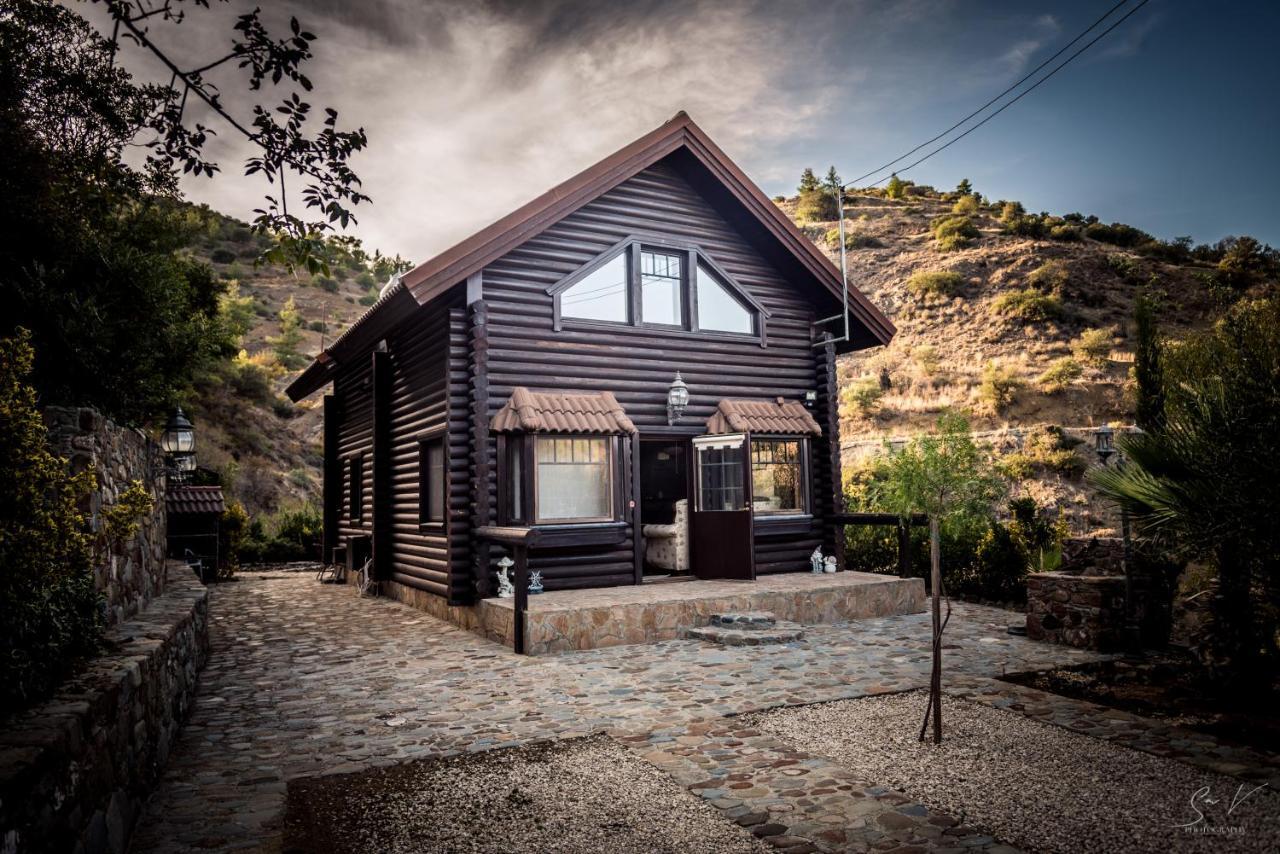 *2 Bdr Log House /Mountains/Queen Bed/Fireplace Gourri Екстериор снимка