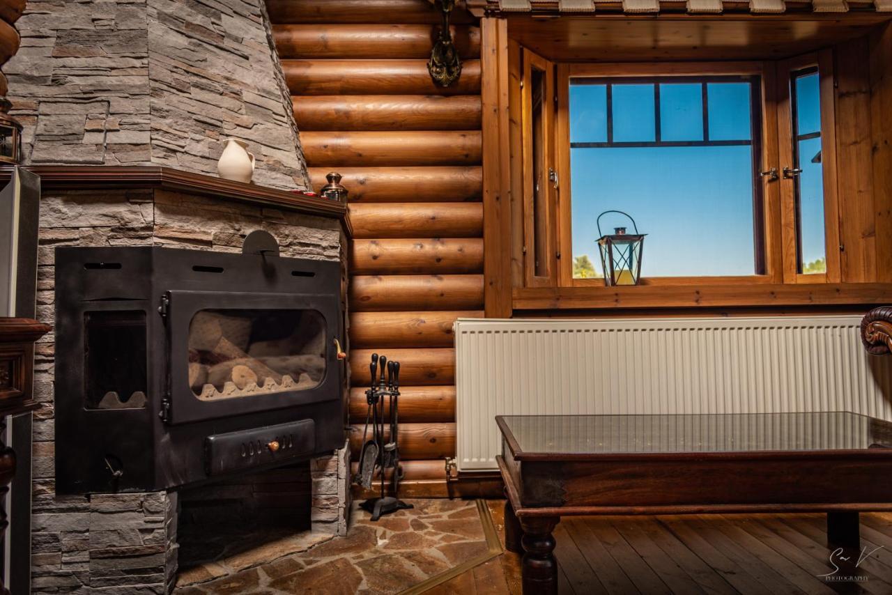 *2 Bdr Log House /Mountains/Queen Bed/Fireplace Gourri Екстериор снимка