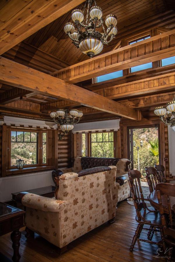*2 Bdr Log House /Mountains/Queen Bed/Fireplace Gourri Екстериор снимка